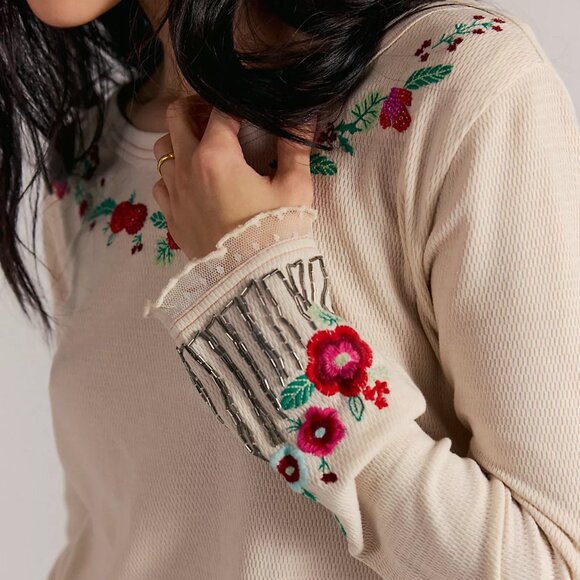 Carter Long Sleeve - Picture 3 of 9